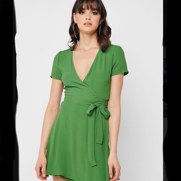Forever21 Green wrap dress - Picture 1 of 2